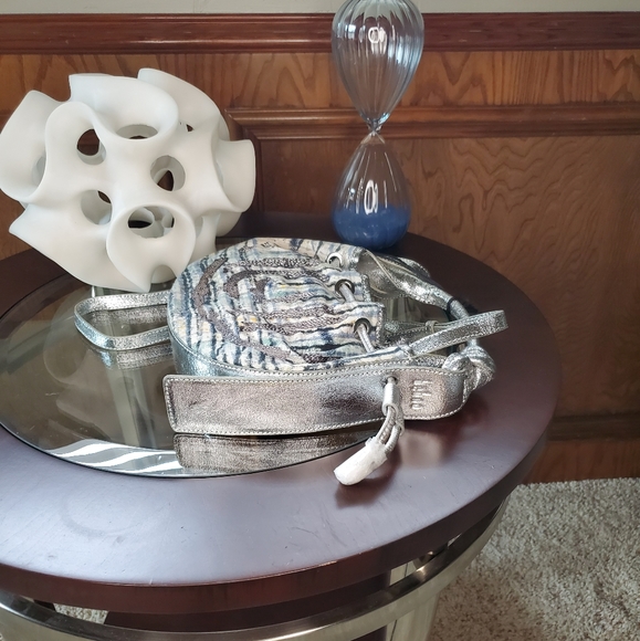 Behno
Ina Beaded Mini Bucket Bag  - Picture 6 of 12